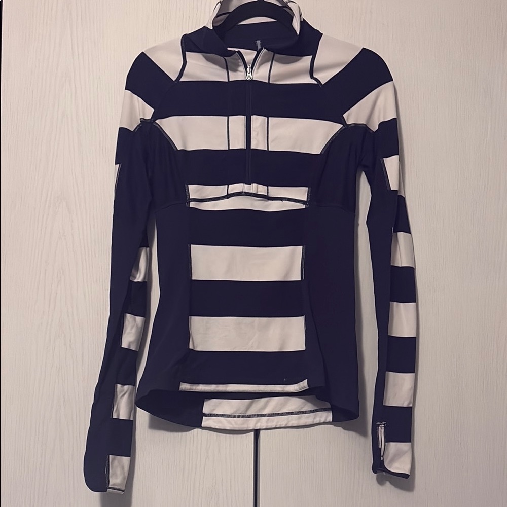 Lululemon Run Women's Deep Indigo White Switch Back 1/2 Zip‎ Pullover